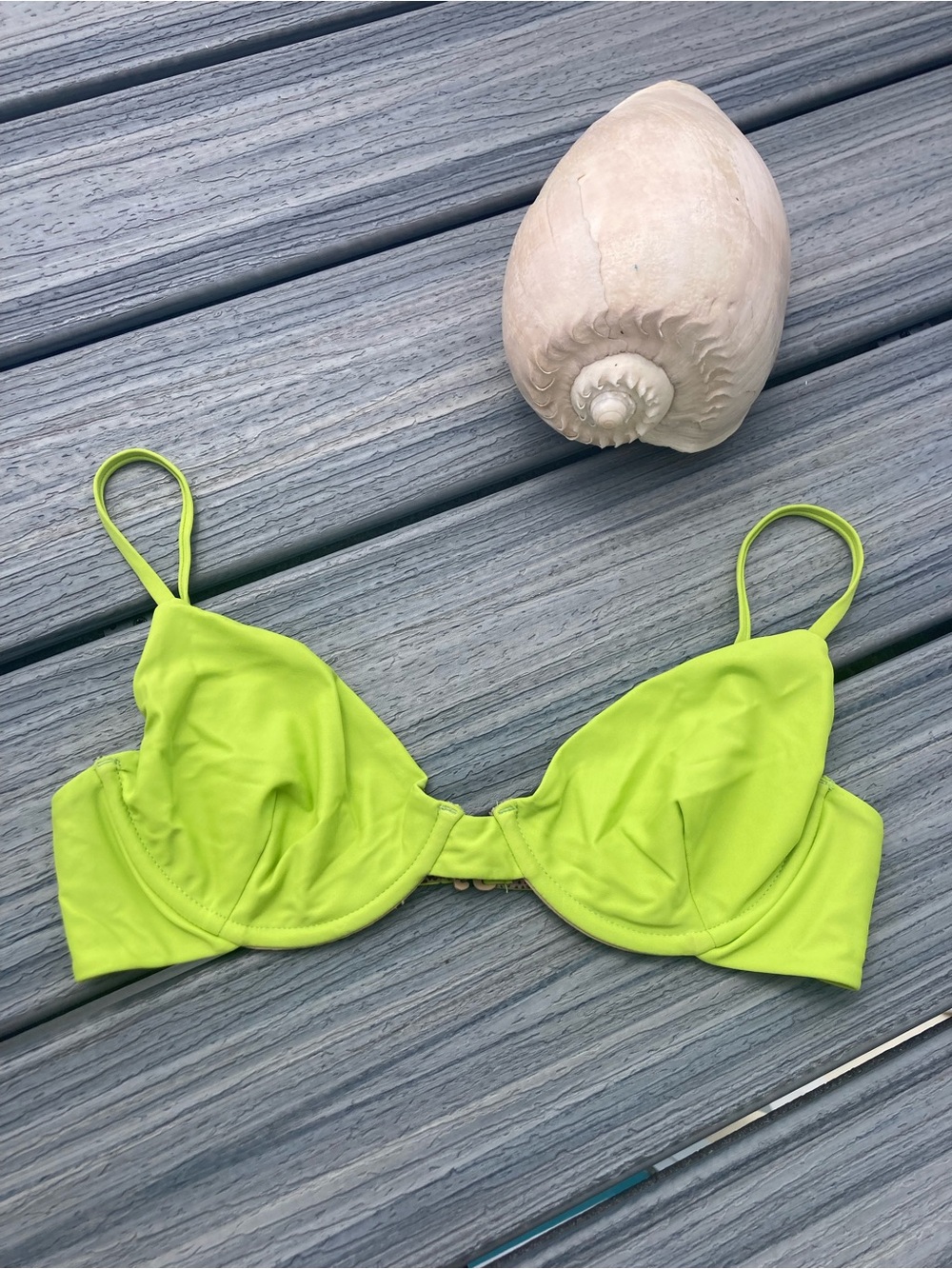 ACACIA - Manhattan Underwire Bikini Top in Wasabi - L